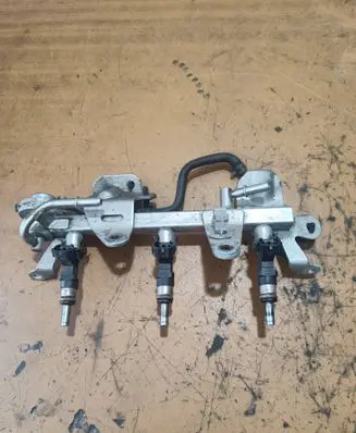 Dacia Sandero II Fuel injectors set 175201470R 20130620