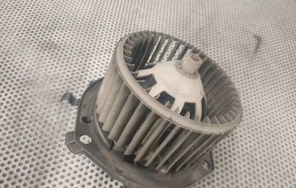 Iveco Daily 6th gen Heater fan/blower 570630200 B837