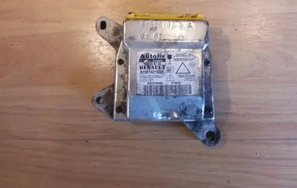 Renault Laguna II Airbag control unit/module 8200142183A