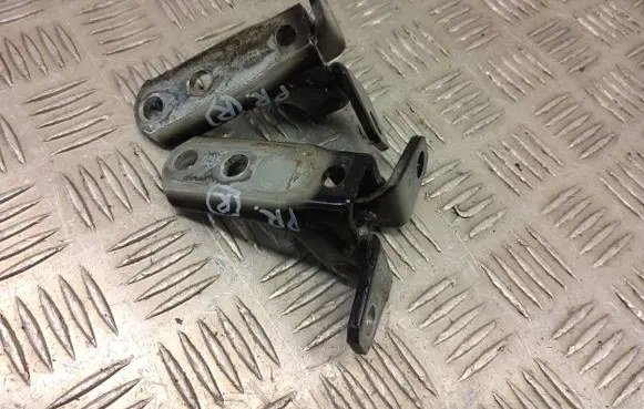 Mitsubishi Outlander Tailgate/trunk/boot hinge