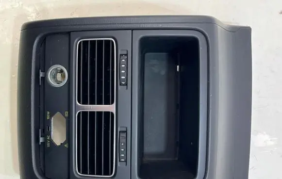 Volkswagen Touareg III Center console decorative trim 