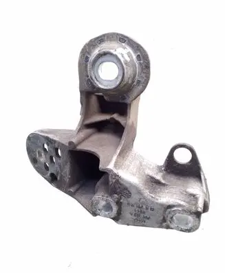 Audi A4 S4 B7 8E 8H Engine mounting bracket 8E0199351