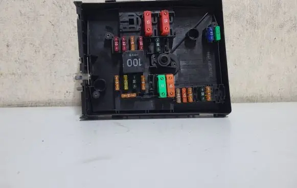 Volkswagen Tiguan Fuse module 1K0937125C 017183073