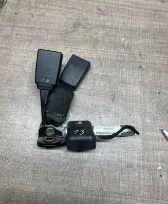Mercedes-Benz C AMG W203 Rear seatbelt buckle A2038602069 33013999403