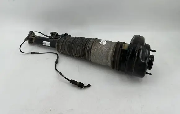 BMW 7 G11 G12 Shock absorber/damper/air suspension 6874594 37106874594