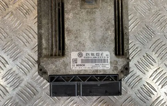 Volkswagen Crafter Engine control unit/module 074906032AT EDC16CP3444 0281014133