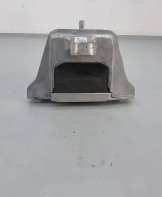 KIA Ceed Engine mount bracket 21810J7200