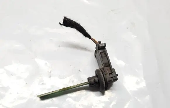 Audi A6 S6 C5 4B Sensor 4B0820539