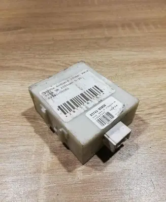 Toyota Corolla Verso AR10 Door central lock control unit/module 8974105050