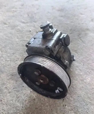 BMW 5 E60 E61 Power steering pump 678084804