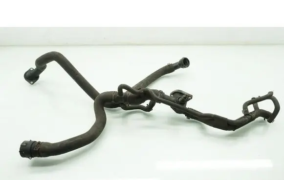 Engine coolant pipe/hose
