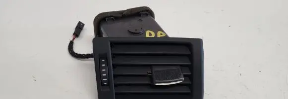 Audi A4 S4 B7 8E 8H Dashboard side air vent grill/cover trim 8E0820902F