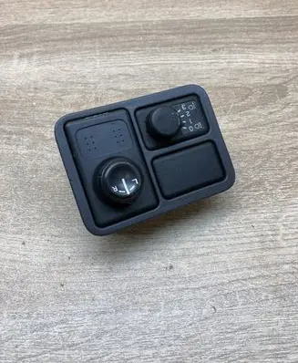Nissan Almera Headlight level height control switch 6896090J00