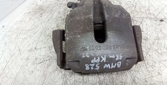 BMW 5 E39 Front brake caliper 6022296