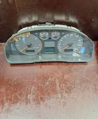 Audi A4 S4 B5 8D Speedometer (instrument cluster) 8D0920900M