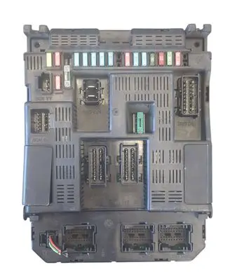 Peugeot 307 Fuse module 9641079580 9636760580 A11883