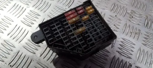 Volkswagen PASSAT B6 Fuse box set 3c2941823