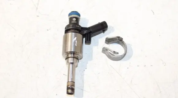 Audi A4 S4 B8 8K Fuel injector 06H906036F 0261500057