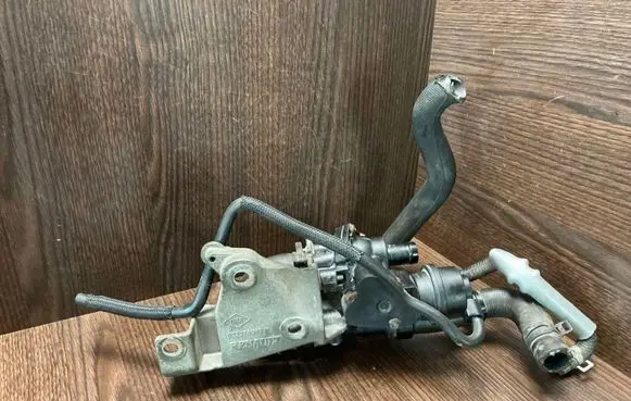 Thermostat/thermostat housing