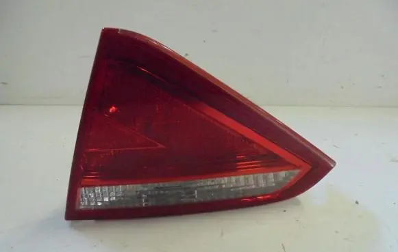 Tailgate rear/tail lights
