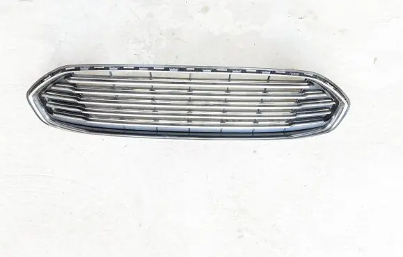 Ford Fusion II Front bumper upper radiator grill DS738150BD DS738150