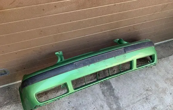 Volkswagen Golf IV Front bumper 1J0807177