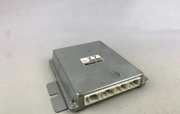 Subaru Legacy Engine control unit/module 22611AM130