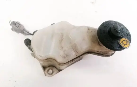 Toyota Avensis Verso Brake fluid reservoir 13231140260 132311-40260