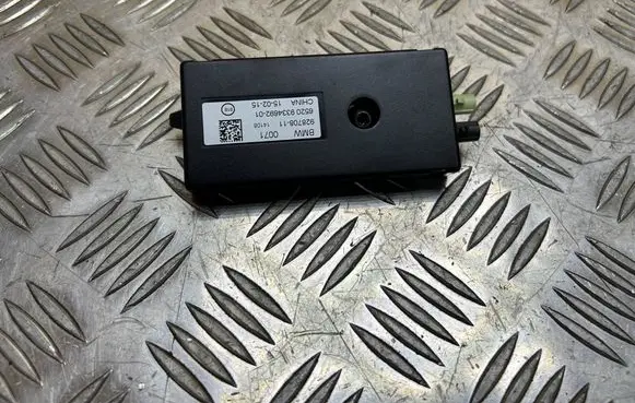 BMW X5 F15 Aerial antenna amplifier 9334692 65209334692 92870811