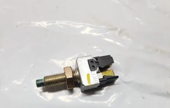Mazda Premacy Brake pedal sensor switch 0D3A