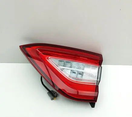 Maserati Levante Tailgate rear/tail lights 670100869