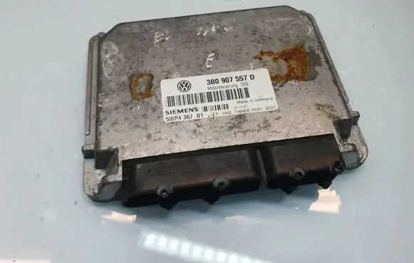 Volkswagen PASSAT B5 Engine control unit/module 3B0907557D 5WP436701
