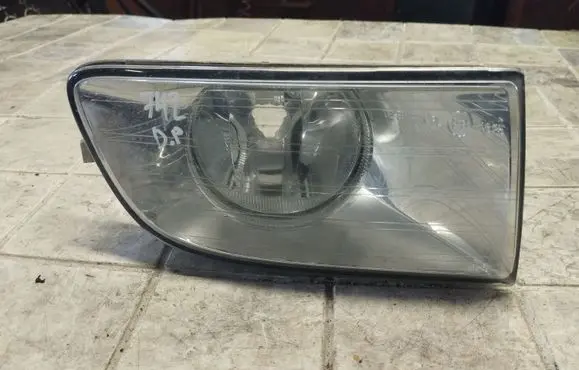 Skoda Octavia Mk2 (1Z) Front fog light 1Z0941700A 1Z0941702A
