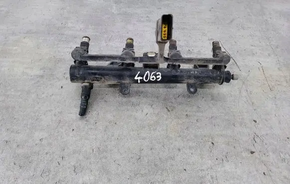 Peugeot 206 Fuel main line pipe 9628982980