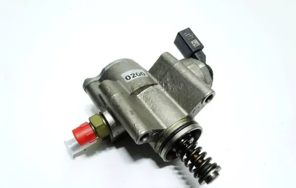 Skoda Octavia Mk2 (1Z) Fuel injection high pressure pump 03C127025R