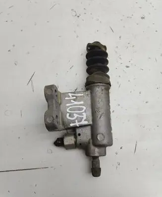 Honda FR-V Clutch slave cylinder 