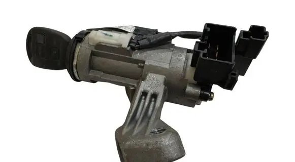 Toyota Corolla E120 E130 Ignition lock 45020024