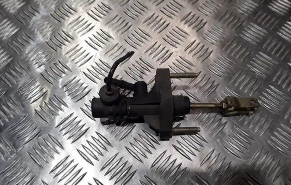 Toyota Yaris Clutch master cylinder 292011L1