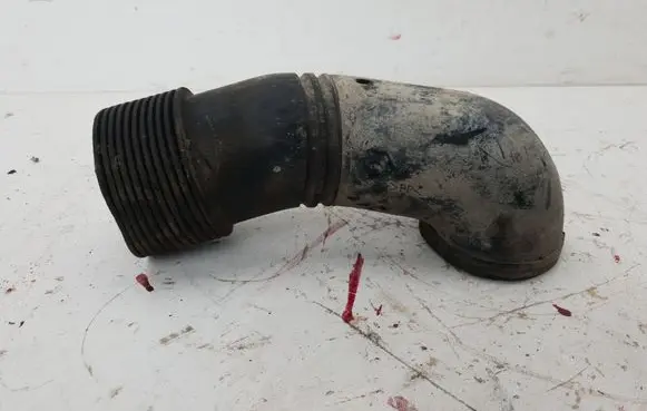 BMW 5 E34 Air intake duct part 1747185