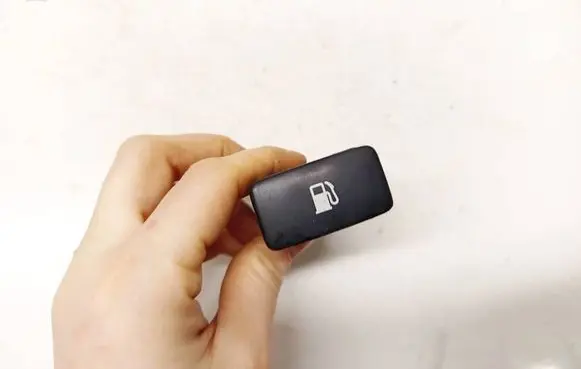 Lexus RX 300 Fuel tank opening switch 15A492