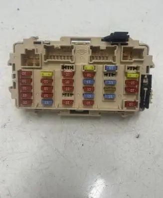 Nissan X-Trail T30 Fuse box set A0670