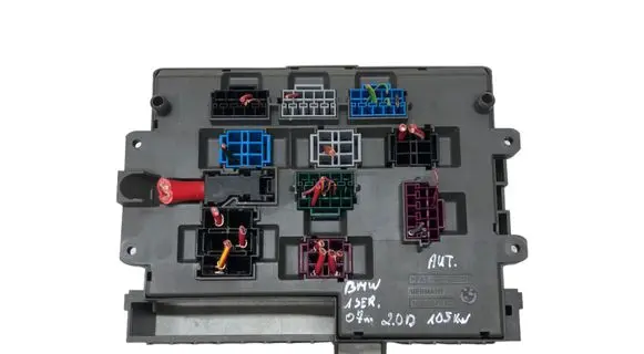 BMW 1 E81 E87 Fuse module 911944502 MS20070625 58675210