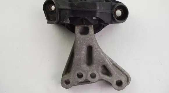Peugeot 208 Engine mount bracket 9676780580