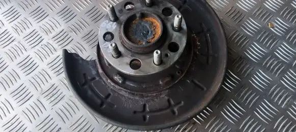KIA Carens I Rear wheel hub 582701D000 527303K200