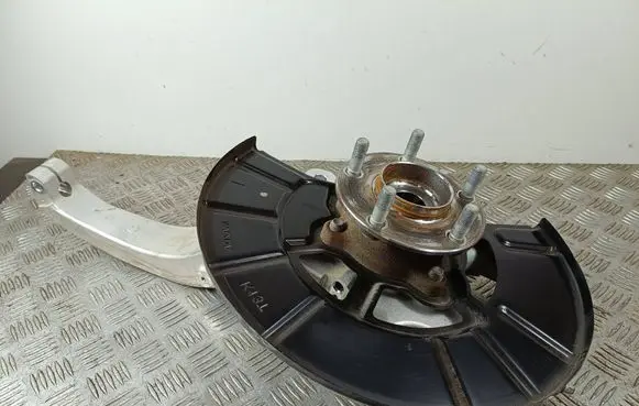 Mazda CX-70/90 Front wheel hub