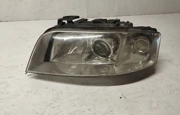 Audi A6 S6 C5 4B Headlight/headlamp 15381301