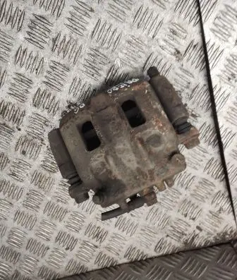 Mitsubishi Pajero Front brake caliper