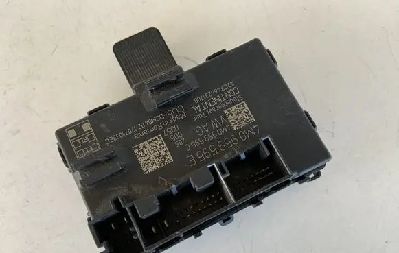 Audi Q7 4M Door control unit/module 4M0959595E 4M0959595C