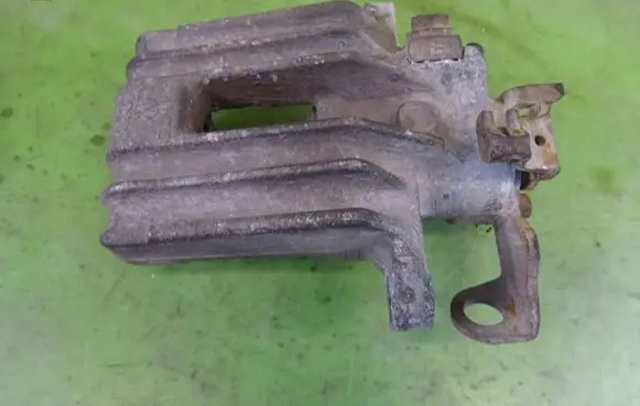 Volkswagen Polo III 6N 6N2 6NF Front brake caliper