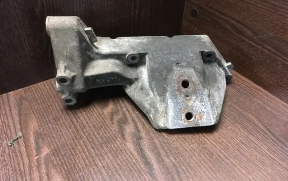 Iveco Daily 4th gen Engine mount bracket 500376599